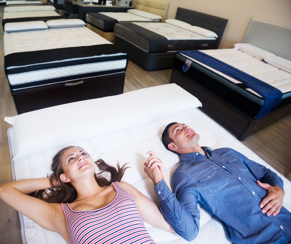 rotar el colchón, personas acostadas en una cama