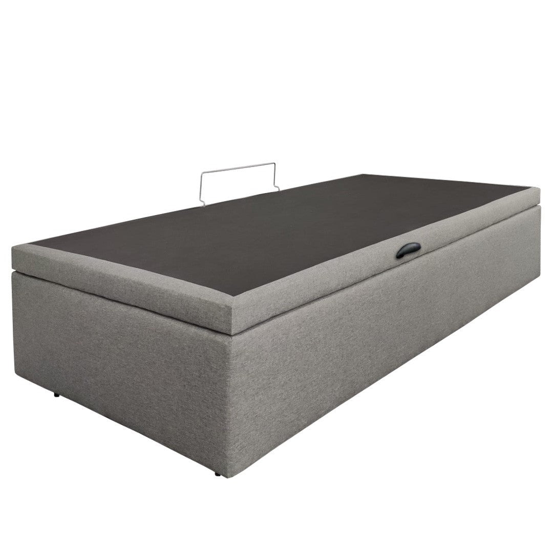 Cama baul 1 plaza tapizada en lino, diseñada para combinar confort, elegancia y funcionalidad. Cuenta con amplio espacio de almacenamiento integrado, ideal para guardar ropa de cama, mantas y otros objetos, optimizando el espacio del dormitorio con un diseño moderno y practico.
