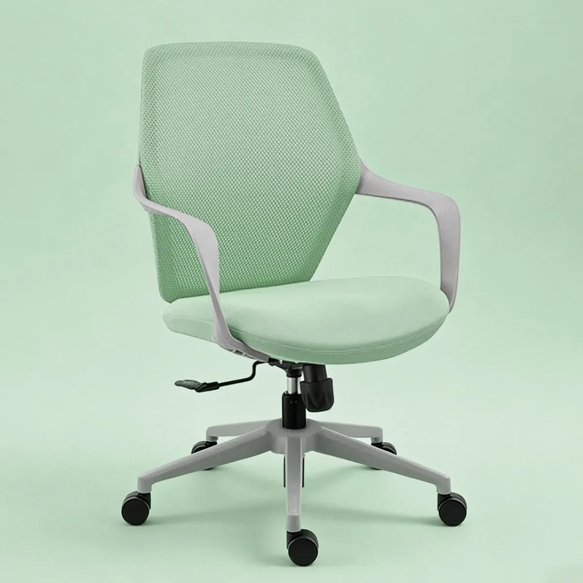 Silla ergonómica ErgoLife diseñada para oficina y home office, con asiento acolchado y respaldo de alta ventilación.